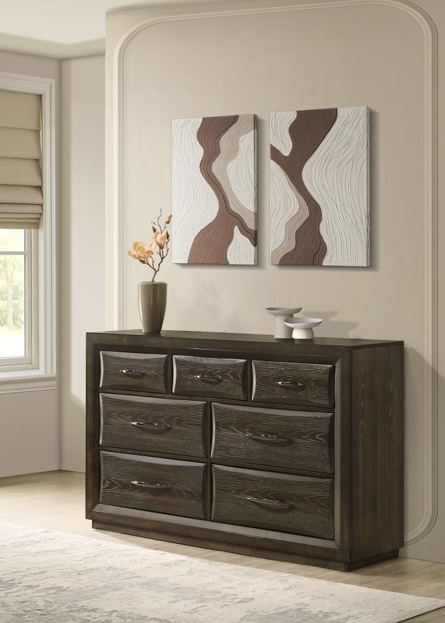 DRESSER