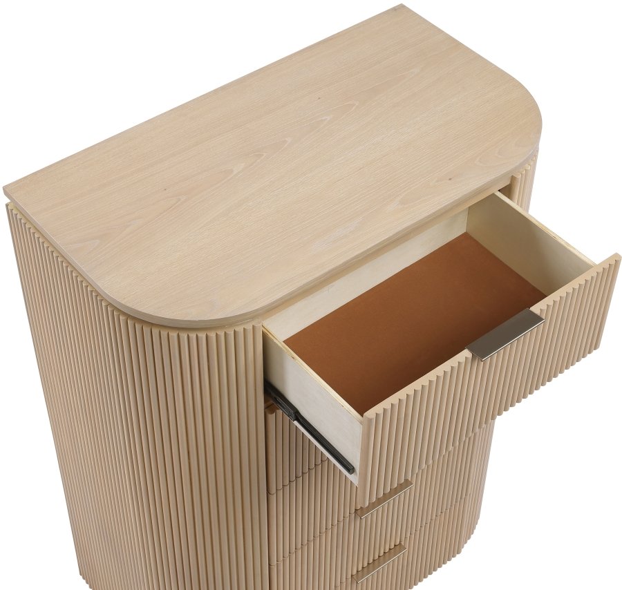 Astrid Solid Wood And Oak Veneer Chest - Image 8