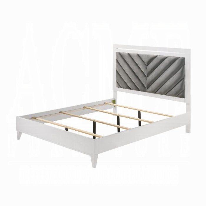 Chelsie EK Bed